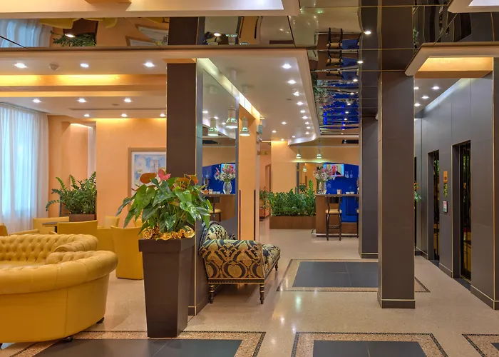 摩德纳中央公园酒店 4*