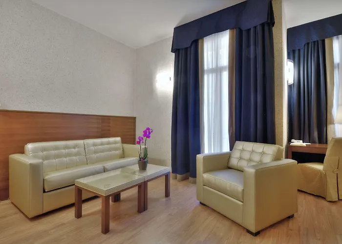 摩德纳中央公园酒店 4*